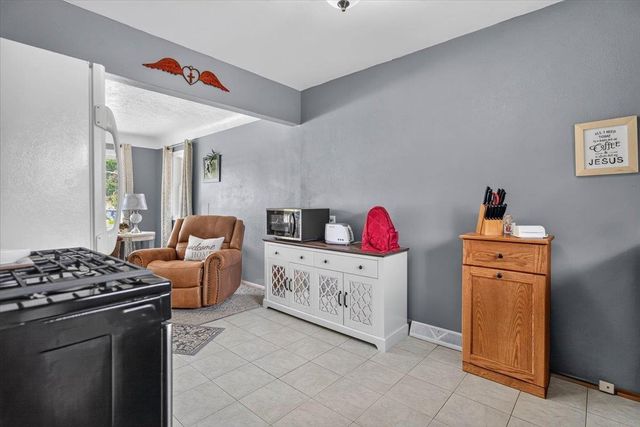 1129 Maxine Avenue, Waterloo, IA 50701