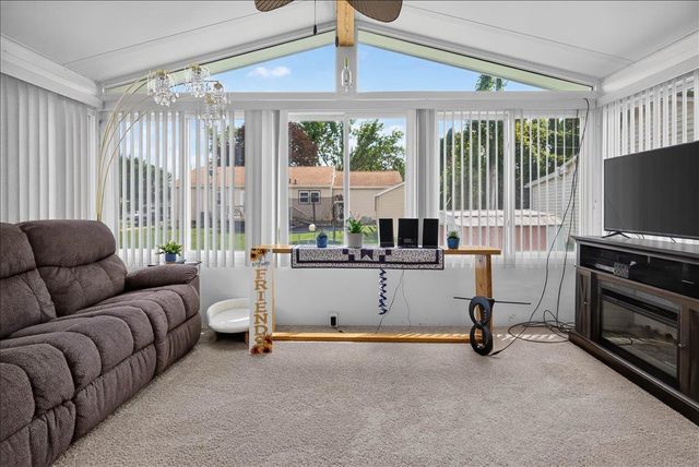 1129 Maxine Avenue, Waterloo, IA 50701