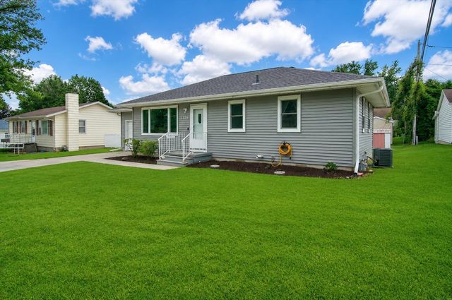 1129 Maxine Avenue, Waterloo, IA 50701