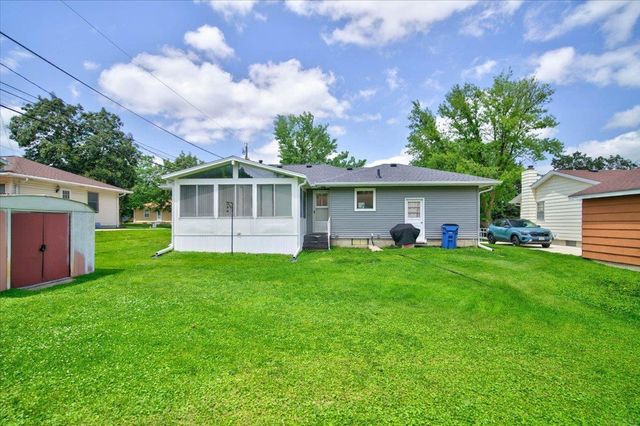 1129 Maxine Avenue, Waterloo, IA 50701