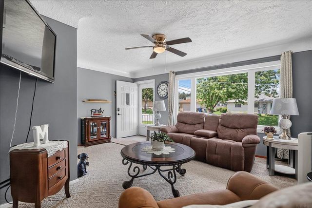 1129 Maxine Avenue, Waterloo, IA 50701