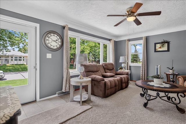 1129 Maxine Avenue, Waterloo, IA 50701