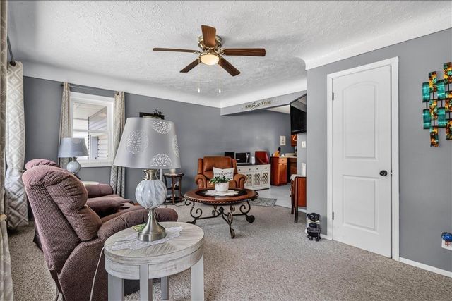 1129 Maxine Avenue, Waterloo, IA 50701