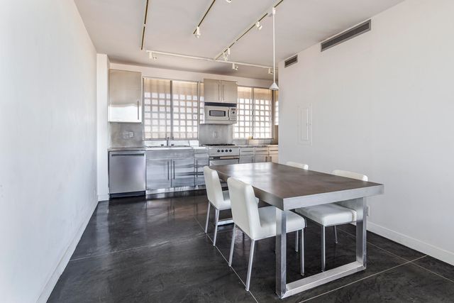 600 Alcalde Place SW 7B, Albuquerque, NM 87104