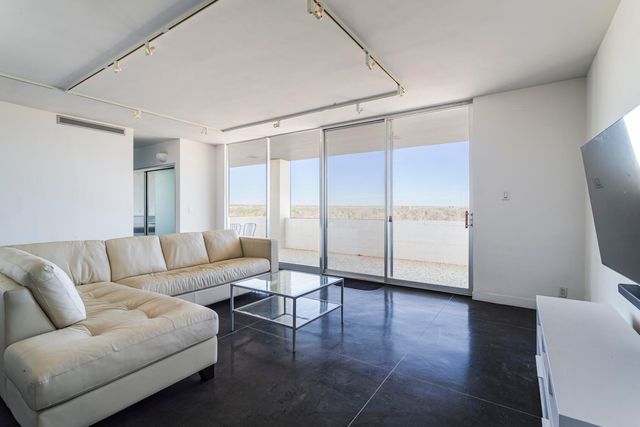 600 Alcalde Place SW 7B, Albuquerque, NM 87104