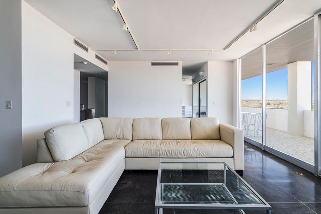 600 Alcalde Place SW 7B, Albuquerque, NM 87104