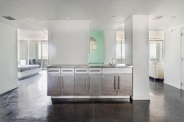 600 Alcalde Place SW 7B, Albuquerque, NM 87104