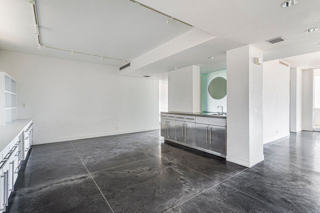 600 Alcalde Place SW 7B, Albuquerque, NM 87104