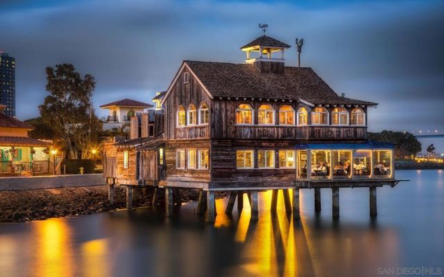 450 J ST, San Diego, CA 92101