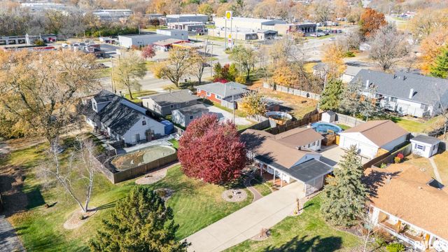 611 W Forest Lawn Avenue, Peoria, IL 61615