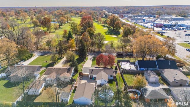 611 W Forest Lawn Avenue, Peoria, IL 61615