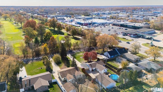 611 W Forest Lawn Avenue, Peoria, IL 61615