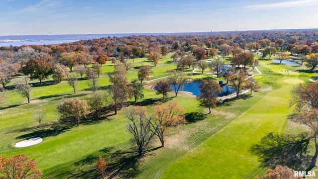 611 W Forest Lawn Avenue, Peoria, IL 61615