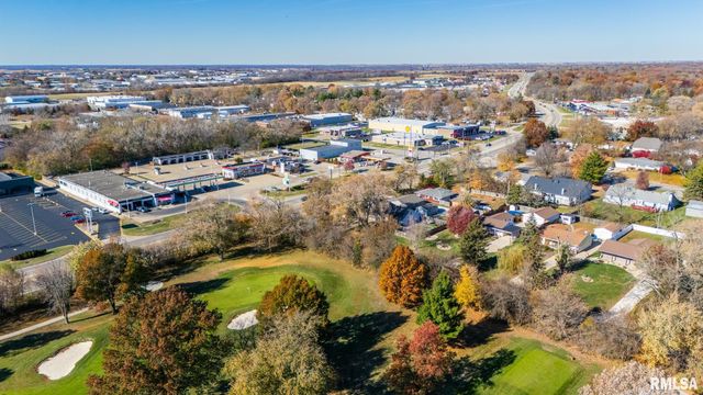 611 W Forest Lawn Avenue, Peoria, IL 61615