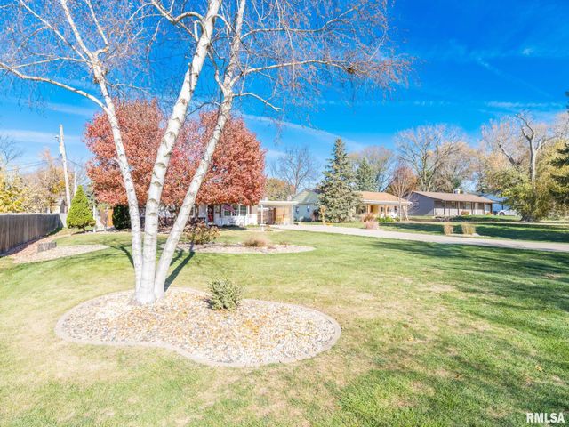 611 W Forest Lawn Avenue, Peoria, IL 61615