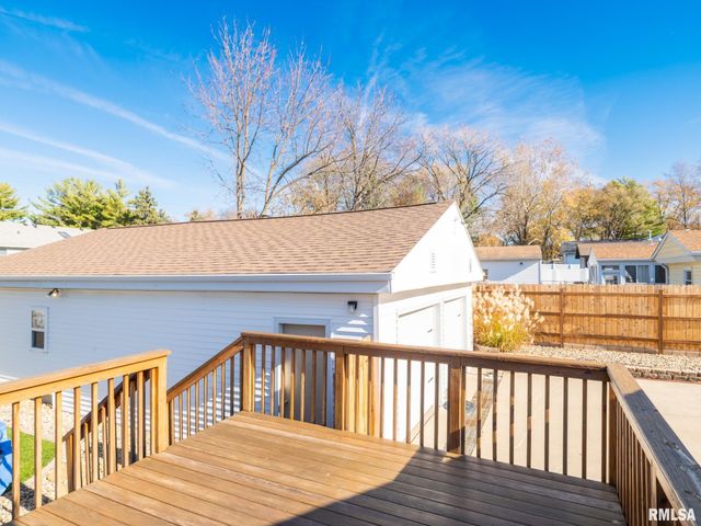 611 W Forest Lawn Avenue, Peoria, IL 61615