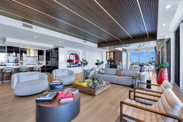 1180 N Federal Hwy 1602, Fort Lauderdale, FL 33304