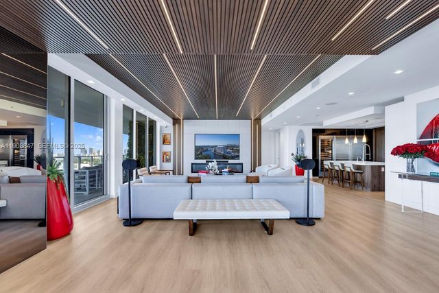 1180 N Federal Hwy 1602, Fort Lauderdale, FL 33304