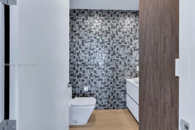 1180 N Federal Hwy 1602, Fort Lauderdale, FL 33304