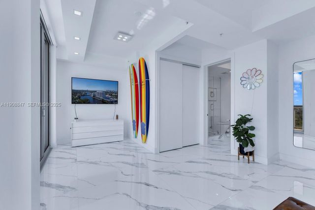 1180 N Federal Hwy 1602, Fort Lauderdale, FL 33304