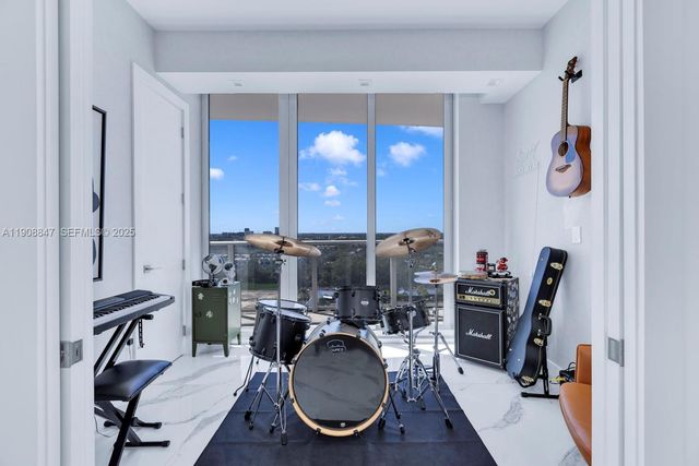 1180 N Federal Hwy 1602, Fort Lauderdale, FL 33304