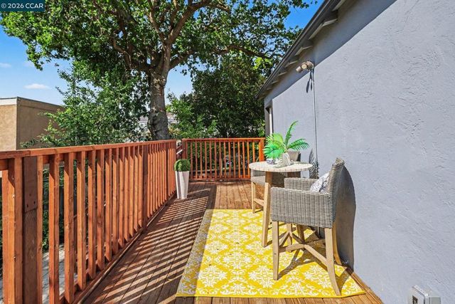 2718 Oliver Ave, Oakland, CA 94605