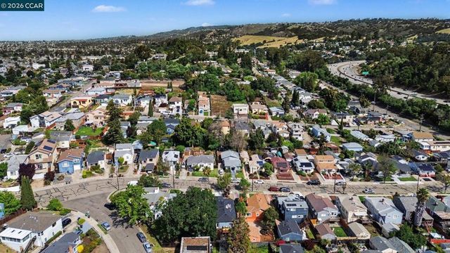 2718 Oliver Ave, Oakland, CA 94605