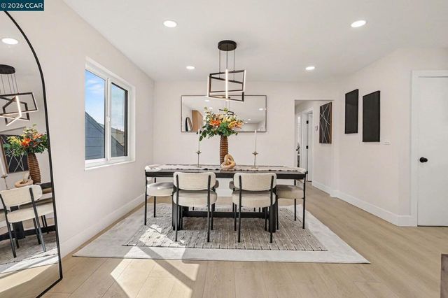 2718 Oliver Ave, Oakland, CA 94605