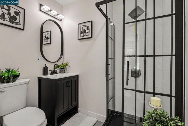 2718 Oliver Ave, Oakland, CA 94605