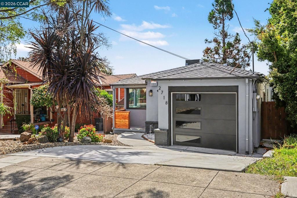 2718 Oliver Ave, Oakland, CA 94605