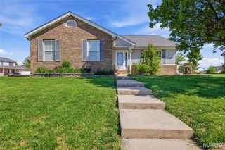 4705 Vandebrook Drive, Waterloo, IL 62298