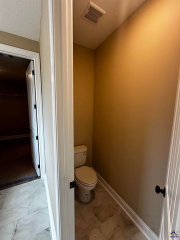 2 Pleasant Oaks Drive, Perry, GA 31069