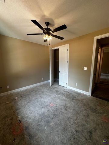 2 Pleasant Oaks Drive, Perry, GA 31069