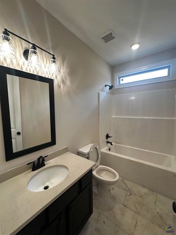 2 Pleasant Oaks Drive, Perry, GA 31069