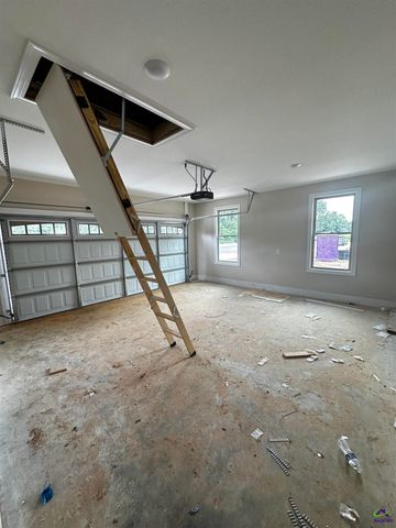 2 Pleasant Oaks Drive, Perry, GA 31069