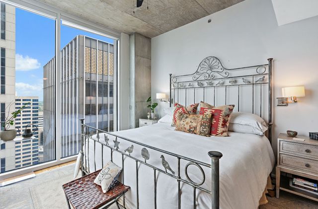 415 Church St Apt 2201, Nashville, TN 37219