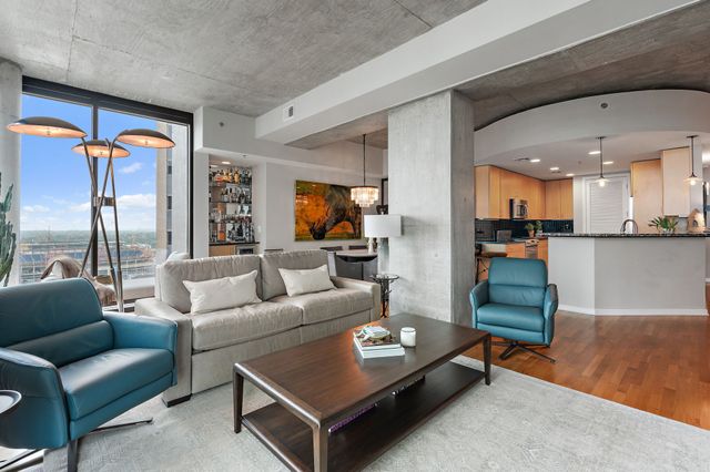 415 Church St Apt 2201, Nashville, TN 37219