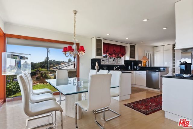 1166 LAS PULGAS Place, Pacific Palisades (los Angeles), CA 90272
