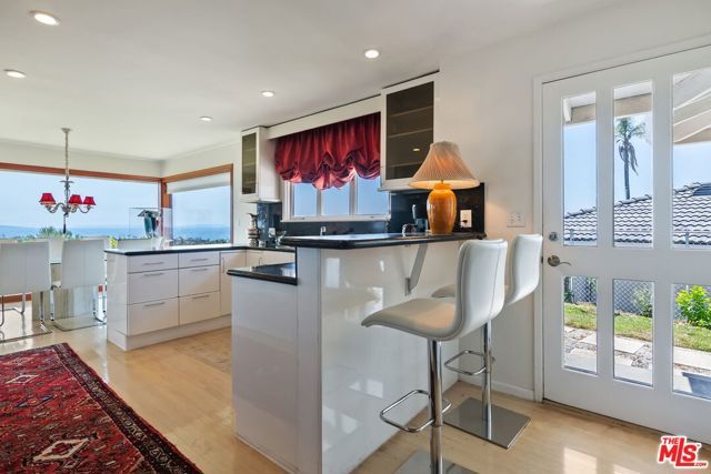 1166 LAS PULGAS Place, Pacific Palisades (los Angeles), CA 90272