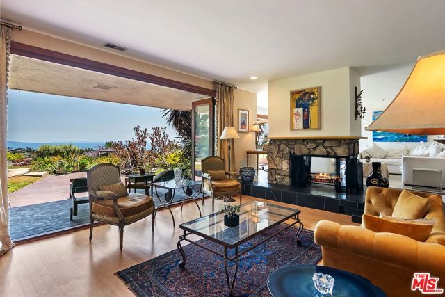 1166 LAS PULGAS Place, Pacific Palisades (los Angeles), CA 90272