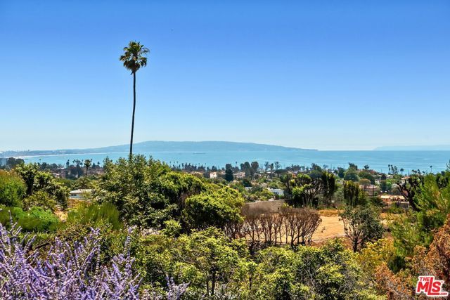 1166 LAS PULGAS Place, Pacific Palisades (los Angeles), CA 90272
