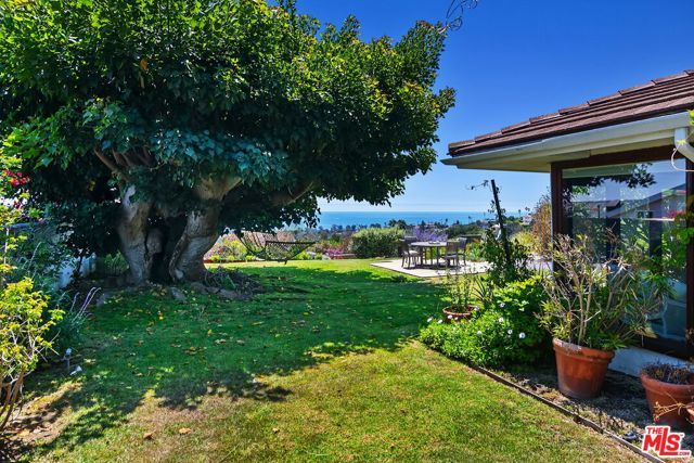 1166 LAS PULGAS Place, Pacific Palisades (los Angeles), CA 90272