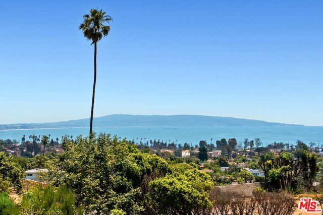 1166 LAS PULGAS Place, Pacific Palisades (los Angeles), CA 90272