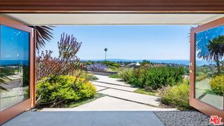 1166 LAS PULGAS Place, Pacific Palisades (los Angeles), CA 90272