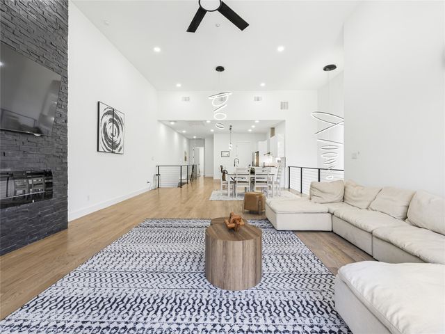 1521 N Haskell Avenue, Dallas, TX 75204