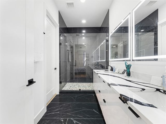 1521 N Haskell Avenue, Dallas, TX 75204