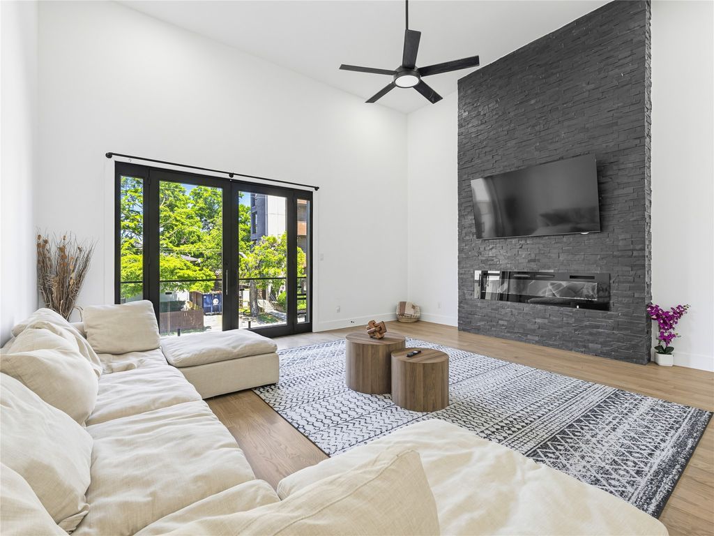 1521 N Haskell Avenue, Dallas, TX 75204