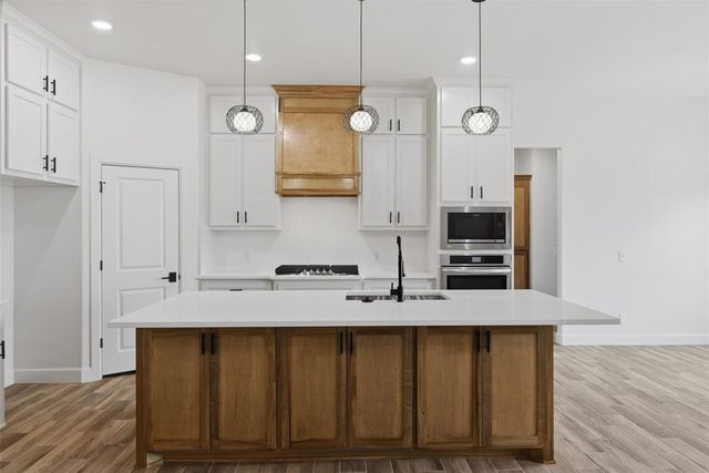 3124 Road Runner Court, Guthrie, OK 73044