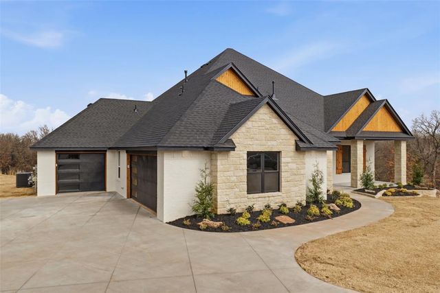 3124 Road Runner Court, Guthrie, OK 73044