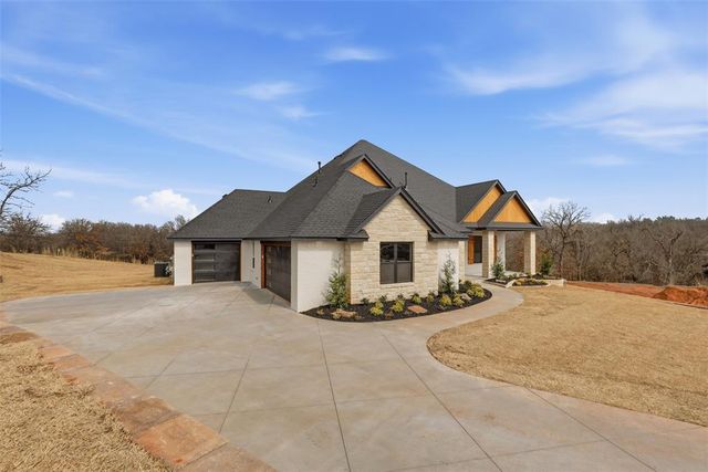 3124 Road Runner Court, Guthrie, OK 73044